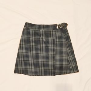 brandy melville plaid skirt *TAGS ATTACHED!*